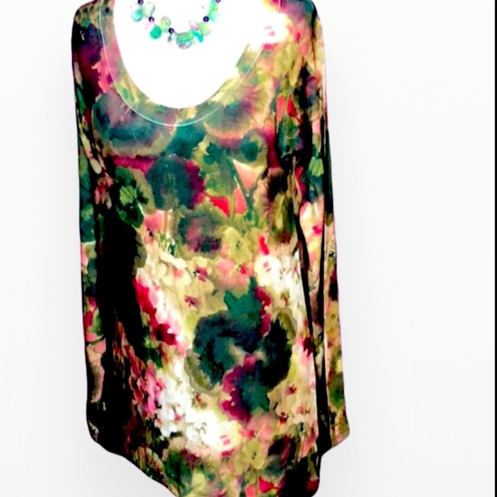 Soft Surroundings Artistic Flowy
Abstract Tunic Blouse Size
Medium